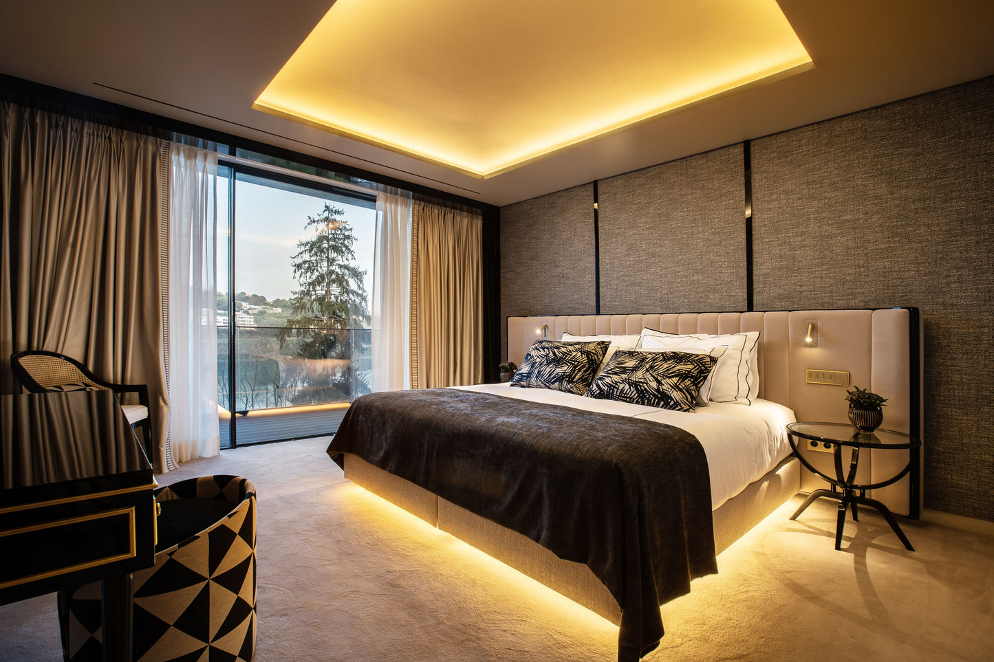 Deluxe River View Room